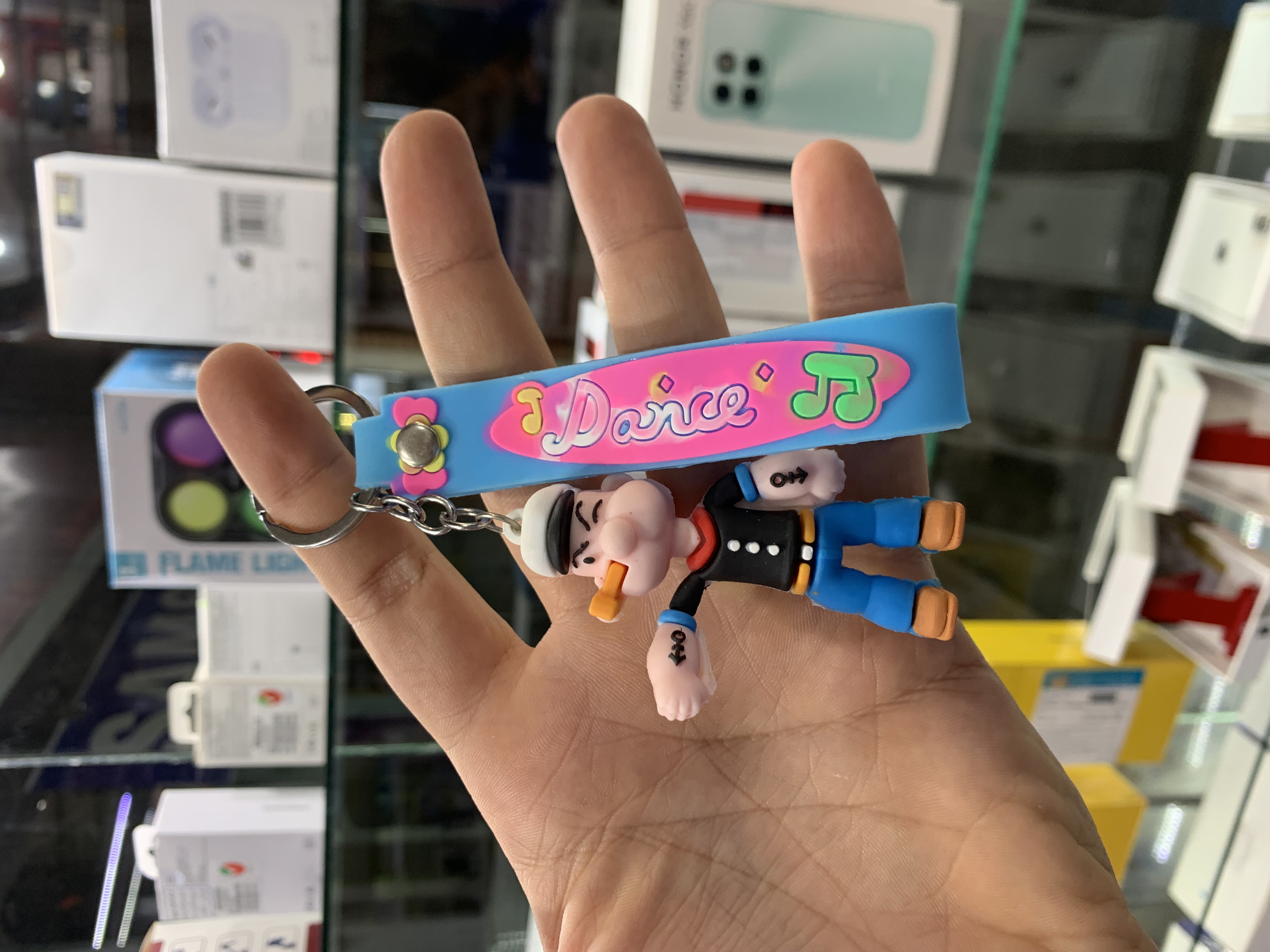 جاسوئیچی ملوان زبل ، جنس سیلکونی